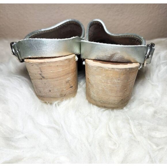 Hanna Andersson hand crafted clogs little Kids Size 10 - Picture 4 of 9